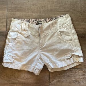 Daughters of the Liberation W26 Off-White Cargo Shorts